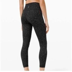 Lululemon Camo Deep Coal Multi Wunder Under Luxtreme Leggings 25” size 4 EUC